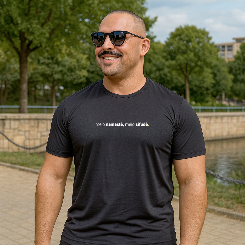 camiseta masculina dry fit meio namastê, meio sifudê