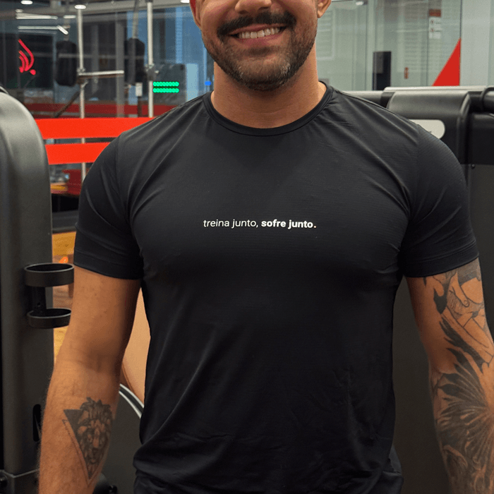 camiseta masculina dry fit treina junto, sofre junto