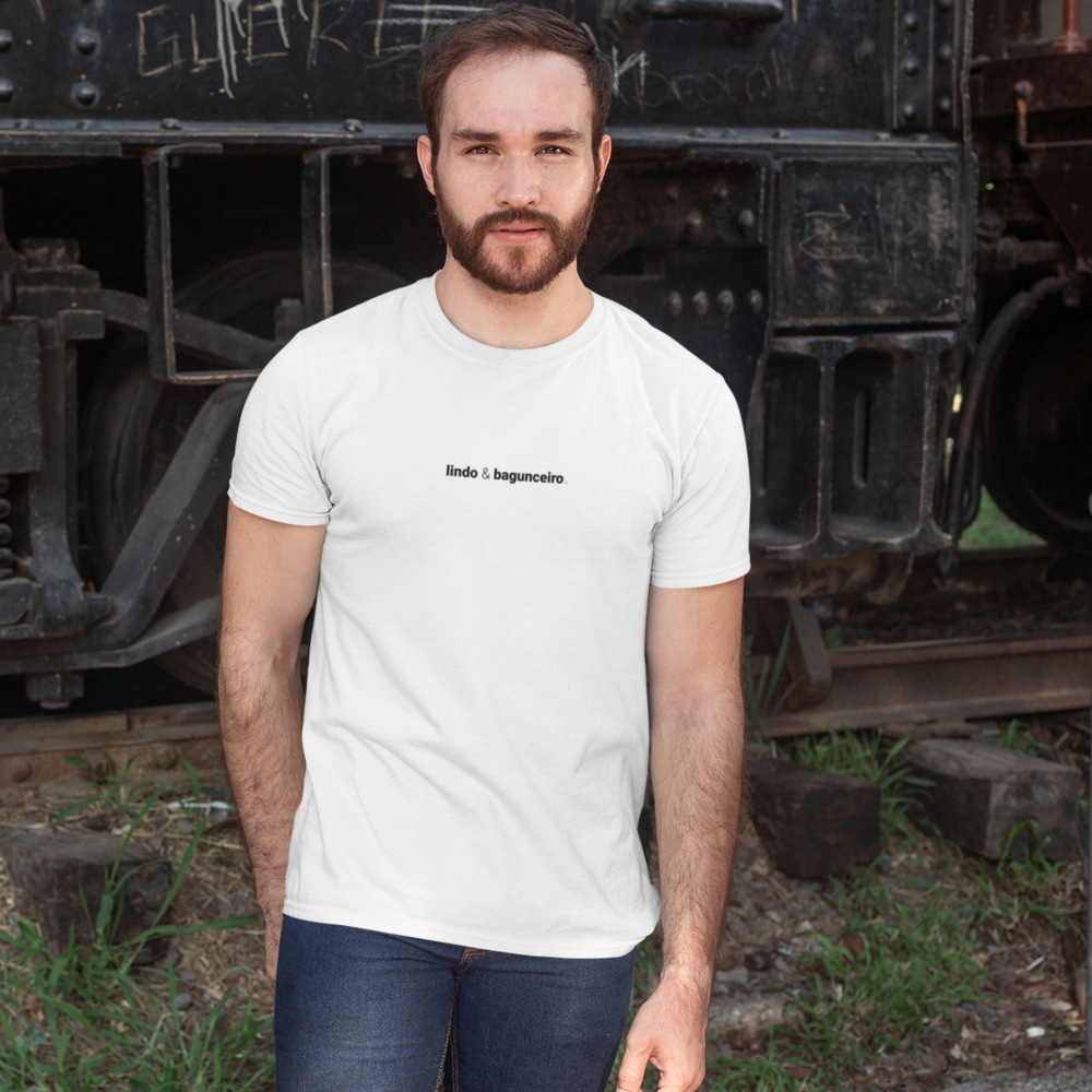camiseta masculina lindo e bagunceiro