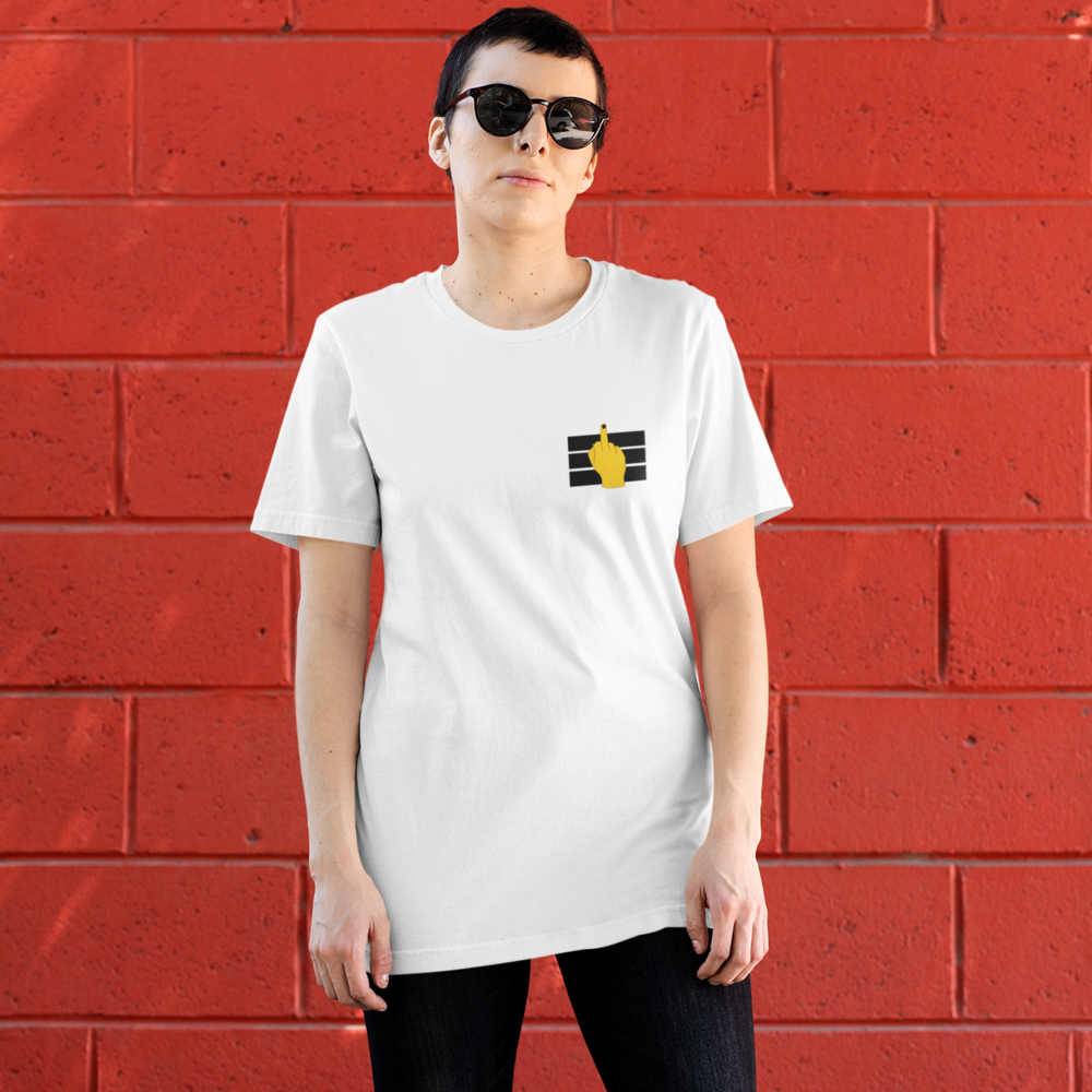 camiseta feminina dedo do meio