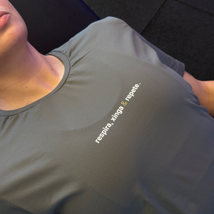 camiseta feminina dry fit respira, xinga e repete