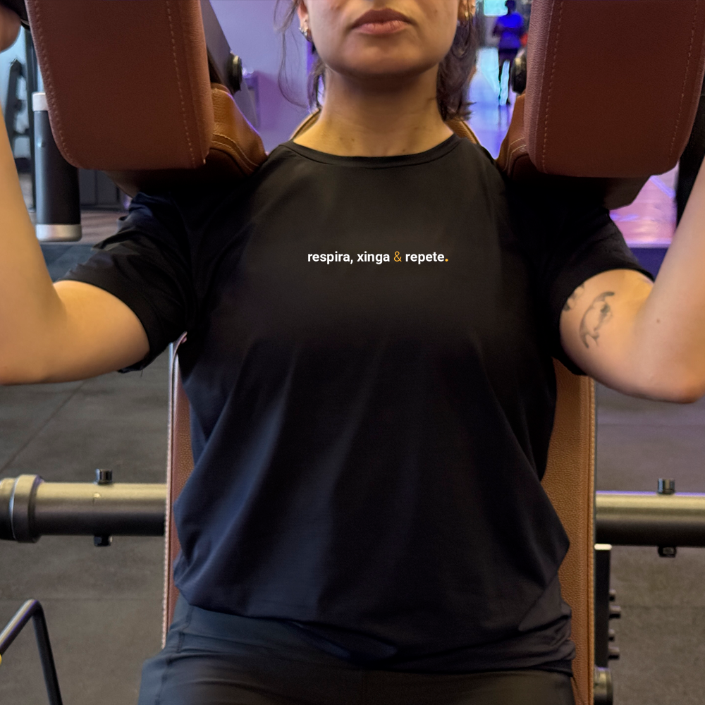 camiseta feminina dry fit respira, xinga e repete