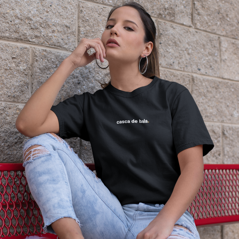 camiseta feminina casca de bala