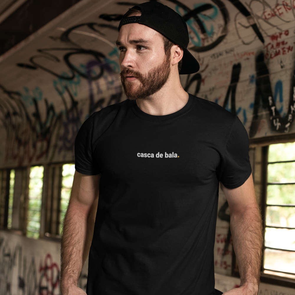 camiseta masculina casca de bala