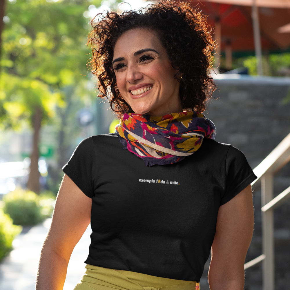 camiseta feminina exemplo foda e mãe