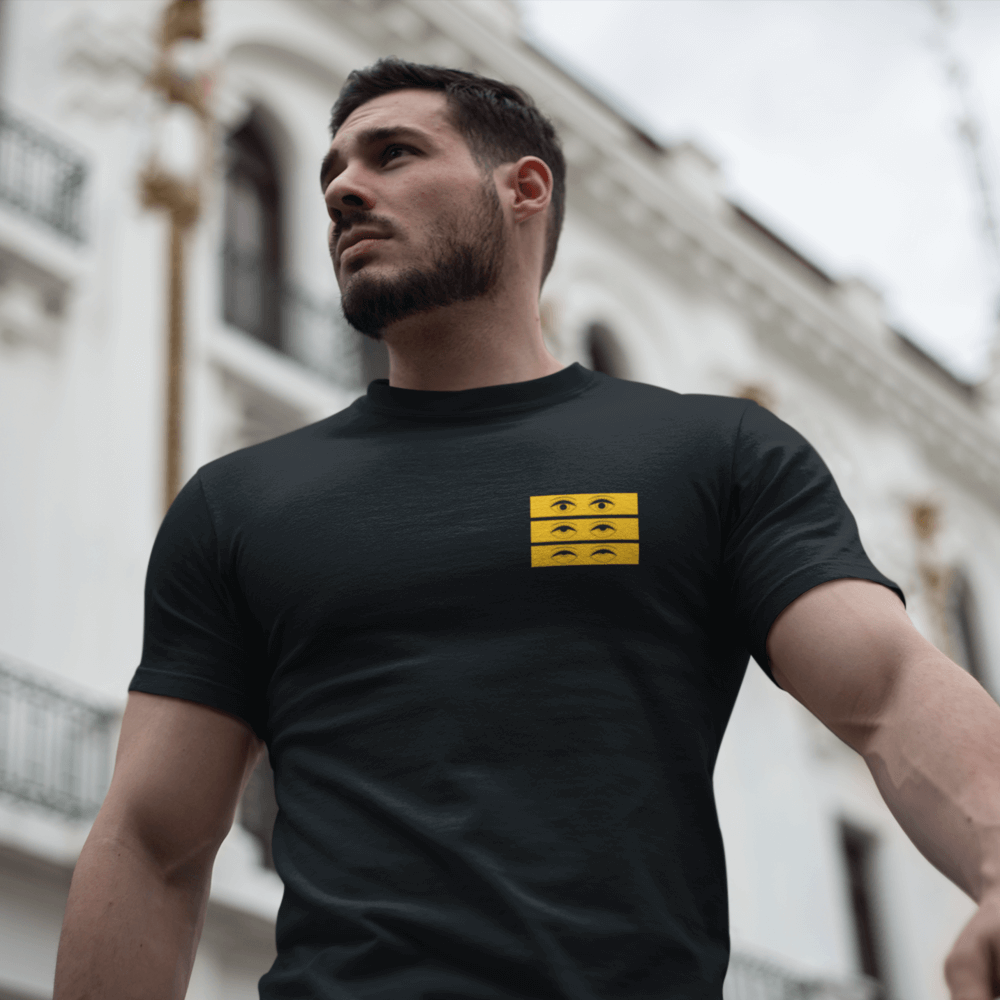 camiseta masculina olhos revirando