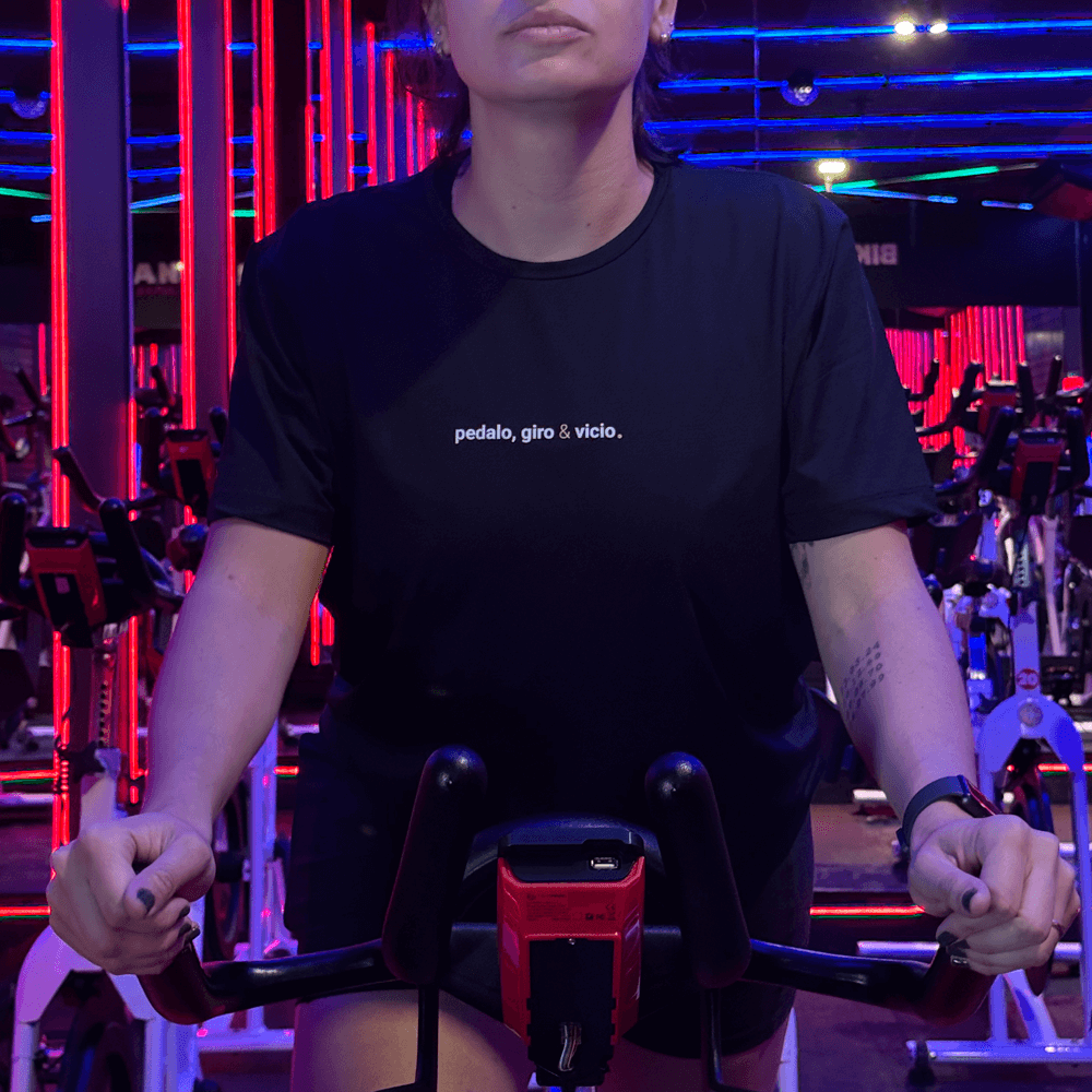 camiseta feminina dry fit pedalo, giro & vicio