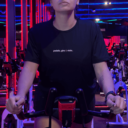 camiseta feminina dry fit pedalo, giro & vicio