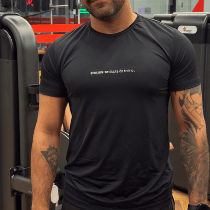 camiseta masculina procura-se dupla de treino