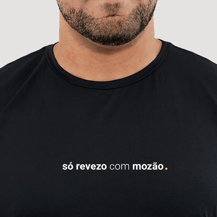 camiseta masculina dry fit só revezo com mozão