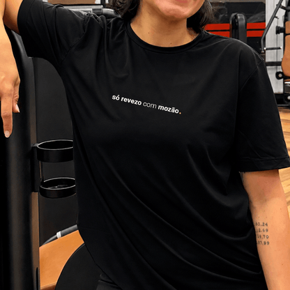OUTLET - camiseta feminina dry fit só revezo com mozão