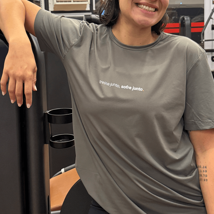 camiseta feminina dry fit treina junto, sofre junto